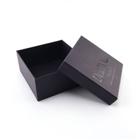 Boîte cadeau rigide haut de gamme personnalisée en deux parties avec couvercle et base, en carton écologique, insert en mousse EVA, estampage à chaud doré, finition UV pour