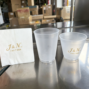 Gobelets de stade jetables transparents en PET/PP, écologiques, sans BPA, avec logo personnalisé, givrés, 8oz, 10oz, 20oz, pour mariages et sodas – Vente en gros - Product Image 1