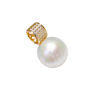 Ensemble de bijoux luxueux et brillants en perles d'eau douce naturelles blanches et brillantes, avec support incrusté de zircon - Product Image 2
