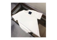 Nouveau modèle de t-shirt imprimé unisexe, respirant et confortable, idéal pour les tenues décontractées quotidiennes et les tenues de bureau.