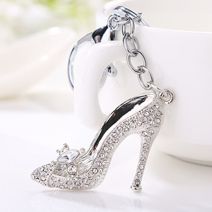 Mode luxe porte-clés 3D femmes talons hauts en forme d'artisanat exquis cadeau porte-clés sac à main pendentif bijoux - Product Image 3