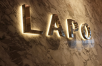 Enseigne personnalisée avec logo rétroéclairé par LED 3D, enseigne en lettres en acier inoxydable miroir, enseigne en lettres dorées pour mur intérieur