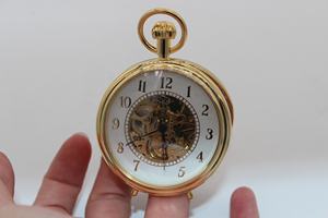 ساعة يد كلاسيكية ميكانيكية عتيقة بتصميم هيكلي أنيق مع شعارك الخاص، قرص عربي وعقارب بيضاء، ساعات جيب - Product Image 3