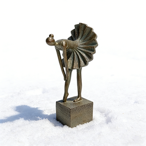 Figurine élégante de ballerine en résine, statue de danseuse abstraite, sculpture moderne pour la décoration de la maison ou du bureau - Product Image 1