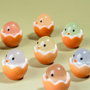 Экологичный миниатюрный ночник из смолы в виде куриного яйца с курицей внутри для DIY-проектов и корпоративных подарков - Product Image 2