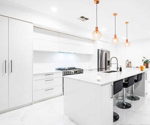 Cuisine moderne modulaire en bois au design brillant avec contreplaqué, aggloméré et MDF pour villa et hôpital - Product Image 1