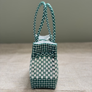 Nouveaux sacs classiques, sacs tissés à la main pour femmes, matériau plastique recyclé de qualité supérieure, tissage recyclé d'Indonésie - Product Image 4
