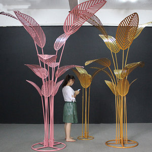 อุปกรณ์ตกแต่งงานแต่งงานรูป<span class=keywords><strong>ใบตอง</strong></span>เหล็กดัด Y092 สำหรับตกแต่งทางเดิน ทางเชื่อม ลิฟต์ และพื้นที่จัดงาน - Product Image 1