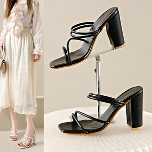 Sandalias de tacón alto con punta en pico y diseño hueco, estilo veraniego, para mujer, ideales para combinar con faldas. - Product Image 1