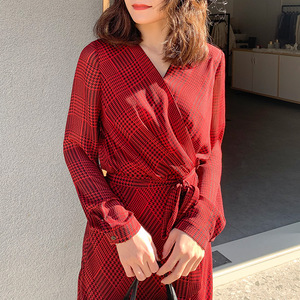 Robe en tricot <span class=keywords><strong>Sandro</strong></span> French Elegant 2026 Printemps-Automne Nouvelle Collection Femme, Col V, Coupe Biaisée, Motif Pied-de-Poule, Manches Longues, Décontractée, Taille Cintrée - Product Image 4