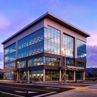 Bâtiment préfabriqué en structure métallique, économique, pour projet de supermarché sur mesure, avec une courte durée de construction