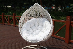 Venta al por mayor de fábrica: Silla colgante moderna y económica para patio, mueble de exterior, silla de metal de ocio con cojín para parque. - Product Image 3