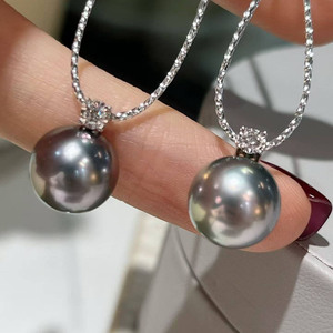 Colgante Clásico de Perla Tahitiana Lady Diana, Perla Negra de Agua Salada con Brillo Espejo de 10-11 mm, Plata 925, Joyería Delicada para Mujer de Uso Diario - Product Image 3