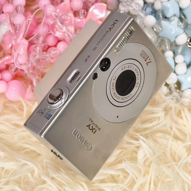 Used Cheap 70 Mini Mirrorless CCD Digital Camera with SD Card 2"-3" Screen <2x Optical Zoom Lithium Battery Video Capture
