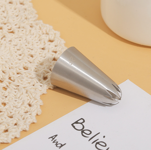 Embout de glaçage <span class=keywords><strong>Sakura</strong></span> de taille moyenne sans couture en acier inoxydable 304 buse de glaçage pour gâteau biscuit pâtisserie bricolage outils de cuisson - Product Image 4