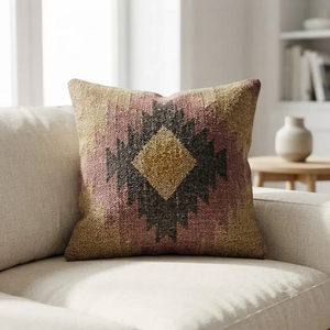 Housse de coussin Kilim faite à la main, style bohème, géométrique, tribal, pour décoration rustique de salon, chambre ou maison de campagne - Product Image 2