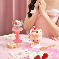 Coffret Cadeau Anniversaire Bougie Parfumée en Peluche Kawaii en Forme de Gâteau – Cadeau Unique et Premium pour Femme, Amie, Fille – Décoration d'Intérieur, Souvenir