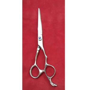 Cisaille professionnelle de ciseaux de coiffeur en acier inoxydable avec poignée de dragon de crâne lame droite pointe pointue outil de beauté à vis réglable - Product Image 1