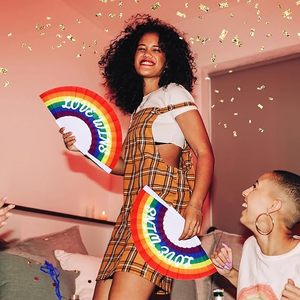 Abanico Plegable de Estilo Chino, Regalo Artesanal, Abanico de Plástico con Polvo Dorado, Abanico de Mano para Baile, Bodas y Fiestas - Product Image 4