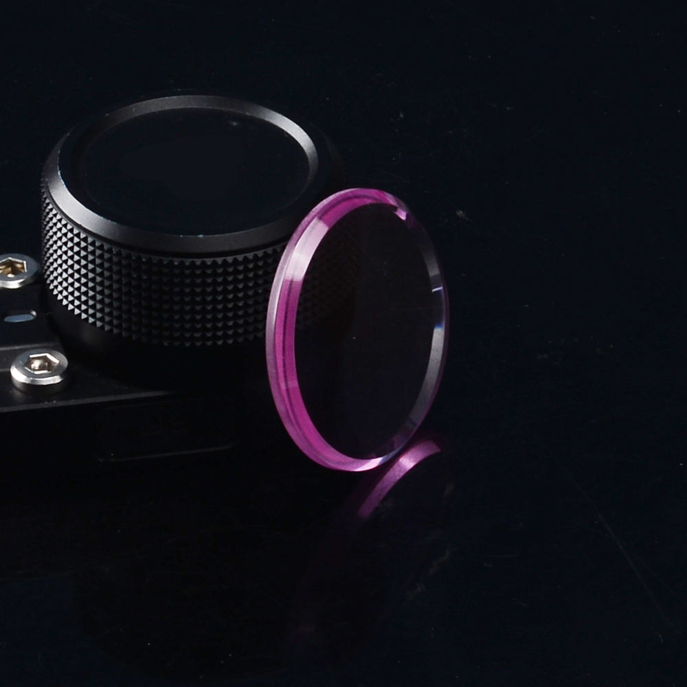 สีม่วงแดง