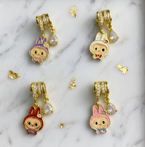 CZ9396 Breloques en émail de personnage de dessin animé Labubu Monster Bunny, fournitures de bijoux pour pendentifs de colliers et bracelets DIY - Product Image 1