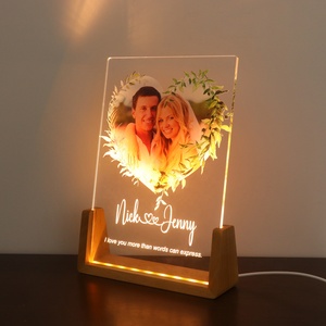Veilleuse à Nom Personnalisé <span class=keywords><strong>Lampe</strong></span> en Forme de U Cadre Photo LED en Acrylique Personnalisé avec Base en <span class=keywords><strong>Bois</strong></span> - Product Image 5