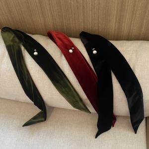 Cuello Falso de Terciopelo Largo para Mujer, Accesorio Térmico con Pasador de Perlas, Envoltura de Cuello de Moda para Invierno - Product Image 1