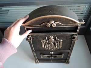 <span class=keywords><strong>Vintage</strong></span> tallado Villa Manor al aire libre Absolutamente hermoso buzón de correo de gran capacidad montado en la pared - Product Image 3