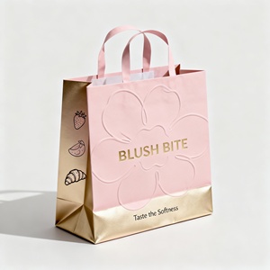 Bolsas de Embalaje de Papel Kraft Rosa Personalizadas con Lámina Dorada para Envolver Regalos con Estilo y Promocionar su Marca - Product Image 2