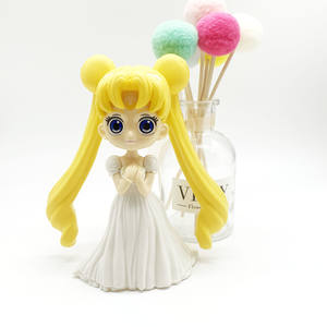 Figura coleccionable de Sailor Moon Tsukino Usagi estilo Q con vestido blanco y coletas doradas, base estable para fanáticos del <span class=keywords><strong>anime</strong></span>. - Product Image 2