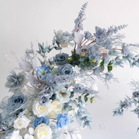 Arrangement floral artificiel bleu royal avec roses et hortensias, centre de table en métal, décoration pour mariage et événements