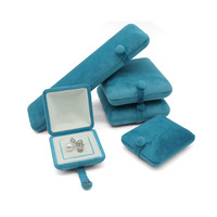 Boîtes à bijoux carrées en velours modernes haut de gamme personnalisées pour boucles d'oreilles, bagues, colliers, bracelets, Saint-Valentin, fermeture à pression, couronne