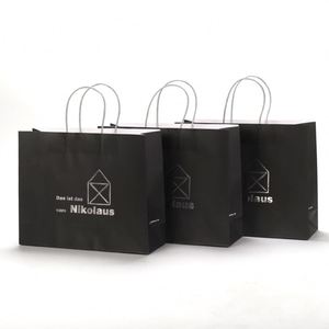 Sac en papier kraft blanc de luxe avec logo personnalisé en feuille d'argent, sacs cadeaux pour vêtements, sacs shopping en papier avec poignée torsadée - Product Image 6