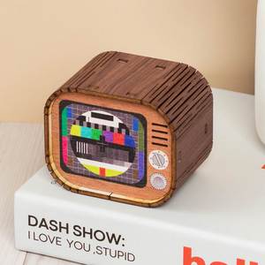 Wholesale Creative Retro Pattern Wooden Wind-Up Music Box, Mini Tabletop Decor, Unique Aesthetic Home Accent for Living Room - Product Image 3