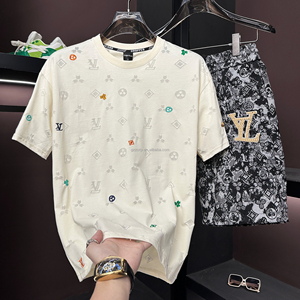 Abito estivo da <span class=keywords><strong>uomo</strong></span> europeo e americano di alta qualità 2026 nuova t-shirt ricamata a maniche corte pantaloncini da due pezzi - Product Image 5