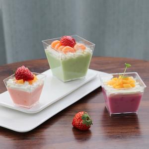 Lot de 60 tasses à dessert de 4 oz avec couvercles plats et cuillères Mini tasses parfaites en plastique Tasses carrées transparentes pour l'apéritif, gâteau et crème glacée - Product Image 2