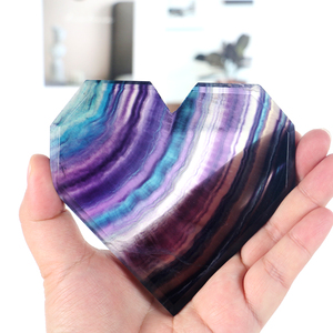 Vente en gros de pierres de guérison naturelles, cœurs gravés en fluorite arc-en-ciel, sculptures de cristaux en forme de cœur pour la décoration - Product Image 2