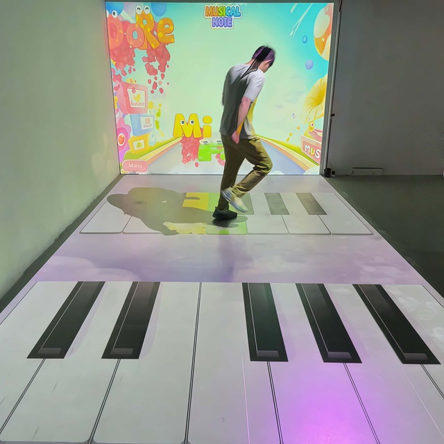 Children's Educational Dream Chaser Series Glass Laser Light Source Interactive Holographic Wall Projection Game