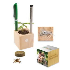 Portapenne cubo in legno PLANT WOOD, merchandising sostenibile - Product Image 1