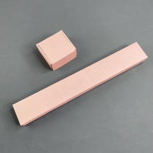 Caja de Envío de Lujo Rosa con Logotipo Dorado Impreso, Caja de Cartón Corrugado Personalizada para Extensiones de Cabello, Cosméticos y Otros Productos - Product Image 2