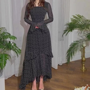 Robes longues décontractées et élégantes pour femmes, à col <span class=keywords><strong>carré</strong></span>, à pois, fluide, à manches longues cloche, à volants étagés, à ourlet asymétrique, pour la plage et les vacances - Product Image 1