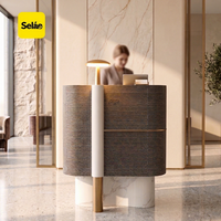 Table de réception moderne en acier inoxydable de luxe léger avec finition en pierre douce personnalisable, comptoir de caisse pour restaurant haut de gamme