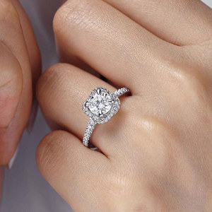 Anello Quadrato con Accenti per Donne, Accessorio da Dito Creativo e Minimalista, Regalo per Feste alla Moda - Product Image 1
