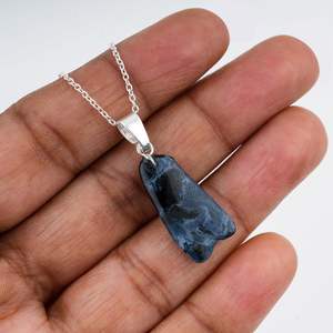 Collar con Colgante de Pietersite, Piedra Preciosa Natural Pulida, Forma Irregular, Piedra Curativa, Uso Diario, Cadena Plateada Moderna, Joyería Unisex - Product Image 4