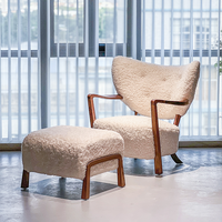 Fauteuil de salon contemporain en bois massif de frêne, finition à pores ouverts, revêtement en tissu doux, exportation
