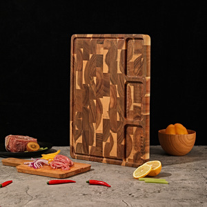 Planche à découper en bois d'acacia avec compartiments 42x30x2.5cm, rectangulaire, en bois massif, pour la préparation des aliments en cuisine - Product Image 3
