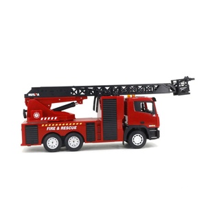 Huina Nouveau 1361 Camion de pompiers télécommandé 9 canaux en semi-alliage à l'échelle 1:18 avec lumières et fonction de pulvérisation d'eau - Product Image 3