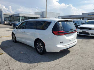ปี 2021 สำหรับรถตู้ Pacifica Hybrid L 4 ประตู มือสอง สภาพดี ไม่มีอุบัติเหตุ พวงมาลัยซ้าย เบาะหนัง หลังคาซันรูฟ กล้องมองหลัง - Product Image 3