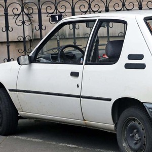 Déflecteurs <span class=keywords><strong>de</strong></span> <span class=keywords><strong>vent</strong></span> à profil bas fumés pour vitres <span class=keywords><strong>de</strong></span> Peugeot 205, 206, 207 (3 <span class=keywords><strong>et</strong></span> 5 portes) 1983-2014, 2 pièces, à installer dans le canal - Product Image 2