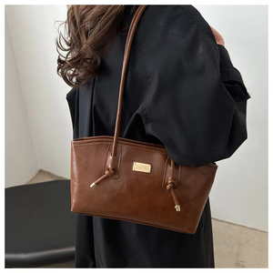 Bolso de Hombro de PU Impermeable de Gran Capacidad, Estilo Retro Vintage, Color Sólido, Cierre de un Solo Botón, para Viajes de Invierno - Product Image 6